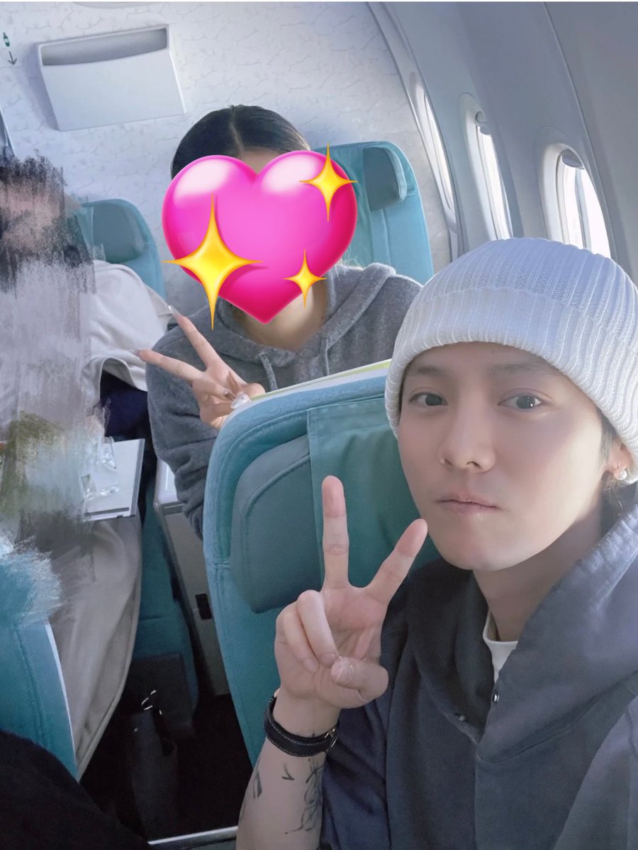 lubao799's tweet photo. 미친 님들 루한 한국 왔었나봐요
한국에서 베이징 오는 길에 찍었다는데... ㄷㄷ https://t.co/MNrZA4yEs3