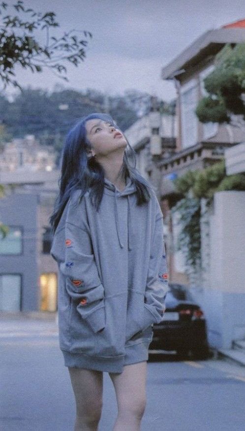 giveiumyheart's tweet photo. does it ever                      just how fast                                        
drive you                              the night
crazy                                      changes?

#아이유 #IU
#TheWinning https://t.co/VkOpnEx8OW