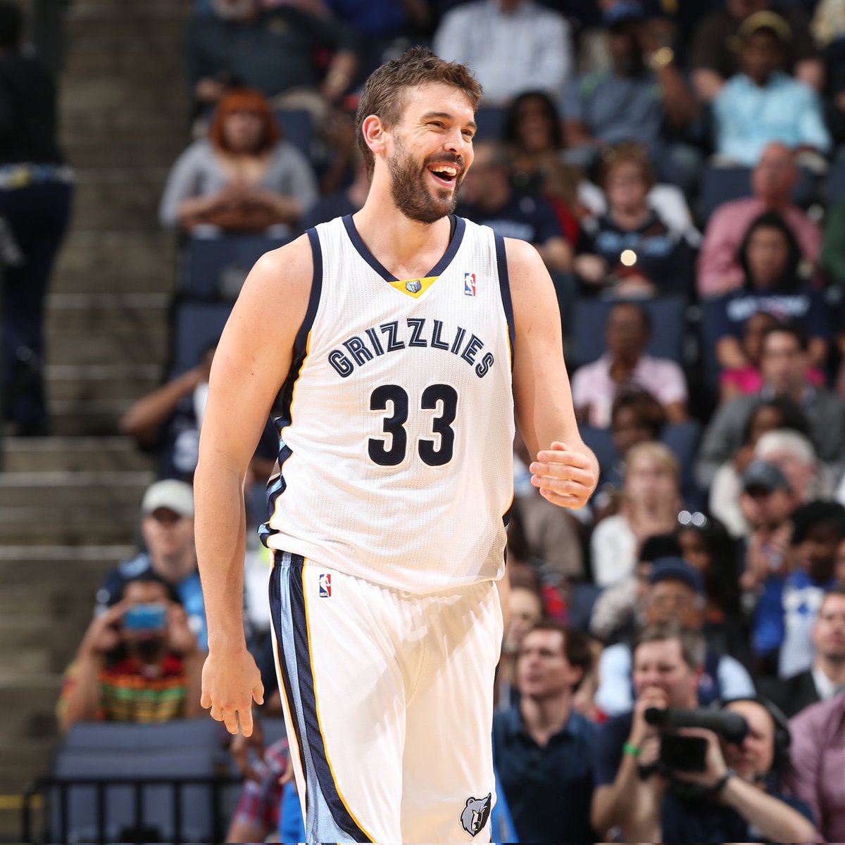 PasionBasketNBA's tweet photo. OFICIAL ‼️ Los Memphis Grizzlies retirarán el dorsal #33 a Marc Gasol el próximo 6 de abril

👏🏻 https://t.co/CzPYxtGwjm