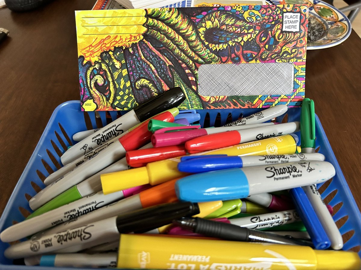 🚨 BREAKING ARTIST NEWS 🚨 

NEW ART ENVELOPE IN THE WORKS!

This is gonna put a smile on someone’s face! 

ARTIST and PENPALS come together for #Artvelope #EnvelopeArt #misterdaniel #trippy #trippyart #420art #420community #RAK #MailDay 

I’m about to change Mail Days for a
