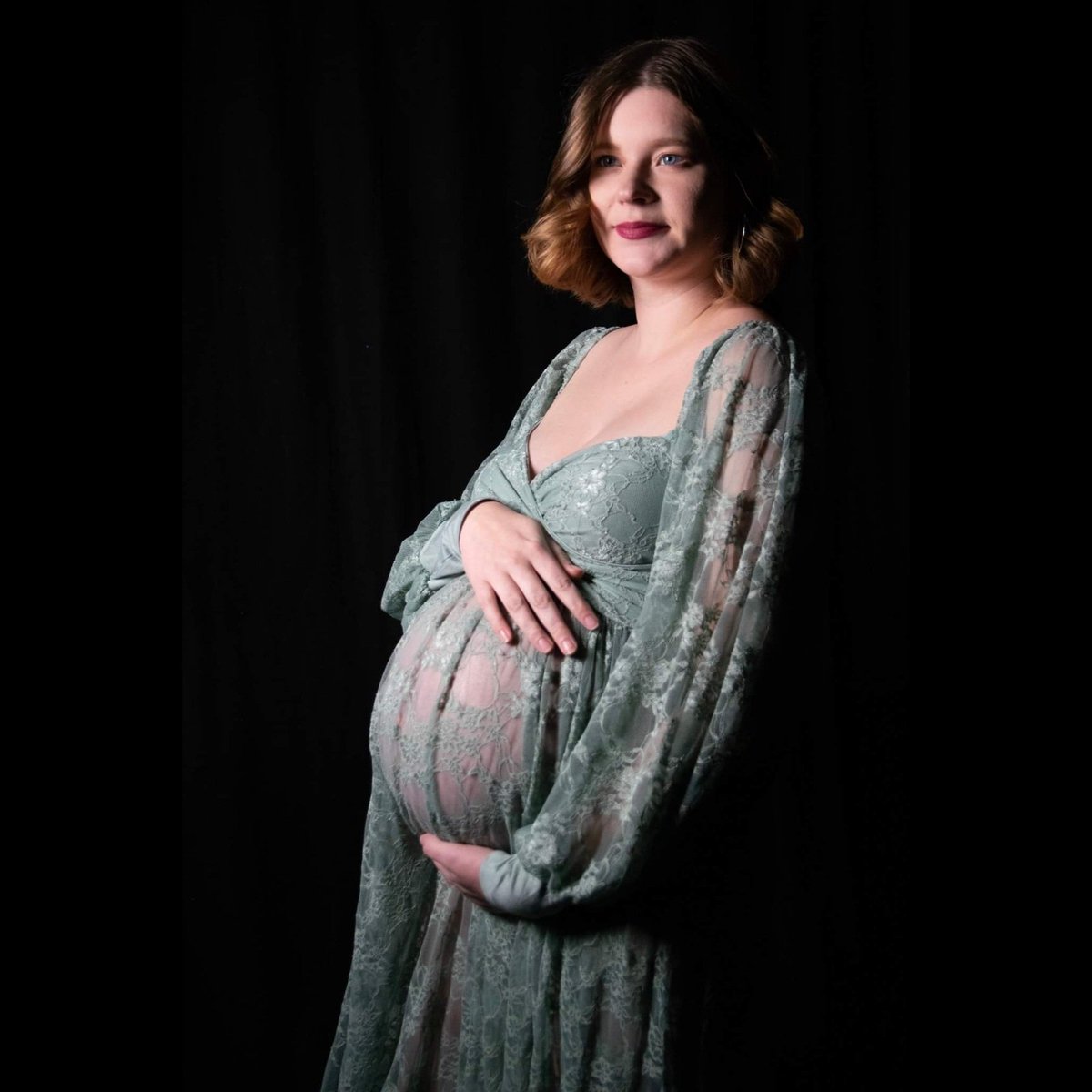 NellyNuttons's tweet photo. Feeling like a fertility goddess in these maternity photos 💚

Photos done by @/DynamicDystopia (fb/ig) https://t.co/dSSzX65dFa