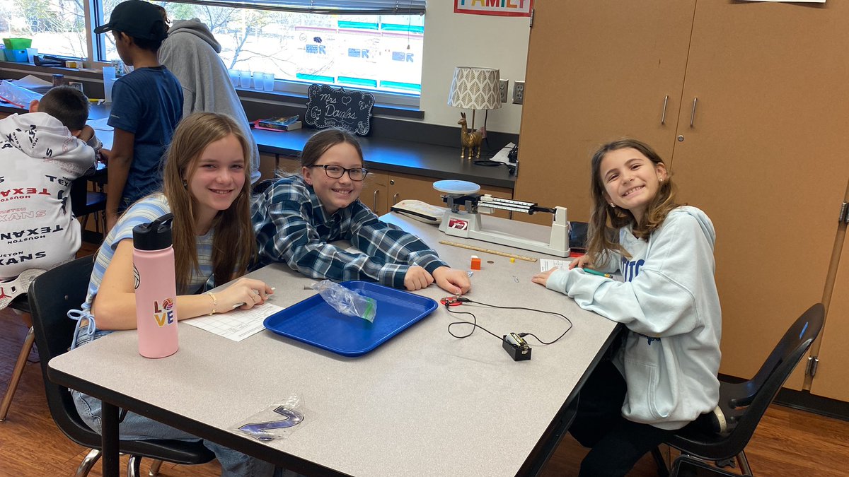 PopeDougies's tweet photo. My scientists! @popepanthers https://t.co/lqJ5eDDW9b