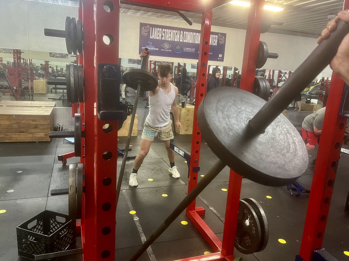 RC_MightyLakers's tweet photo. 🔥 Rise and Grind with the Mighty Lakers! 💪🏈

Starting our day off strong with Landmine Squats! Our dedicated players are putting in the work before sun rise. Excited to see everyone at the afternoon session!!!

#MightyLakers https://t.co/uabRGlmbFh