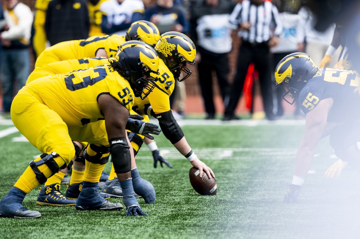 #AGTG After a great talk with @grant_newsome im blessed to receive an offer from @UMichFootball. @DaveHenigan @CoachDeLaTorre @Coach_Gramling