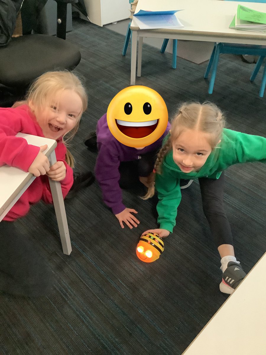 westheathprim's tweet photo. Class 3 had a great computing lesson this afternoon getting a BeeBot to move! #WHPSComputing https://t.co/e0YW5Njnrf