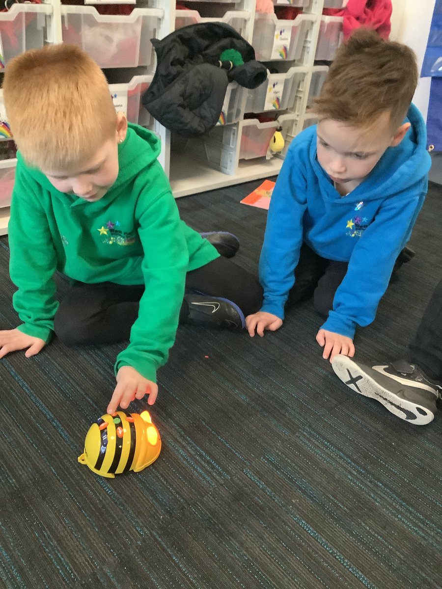 westheathprim's tweet photo. Class 3 had a great computing lesson this afternoon getting a BeeBot to move! #WHPSComputing https://t.co/e0YW5Njnrf