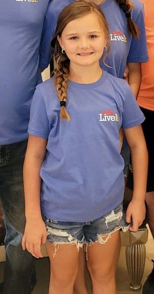 901Lulu's tweet photo. ‘This is my daughter. She ran away from home. Then after searching for hours by helicopter and police patrol they brought in a blood hound and it lost scent miles from home at a local high school.’ -Mom #missingchild #MissingPerson #AMBERAlert #laykenstokes #Texas https://t.co/EEnjOf6gGT