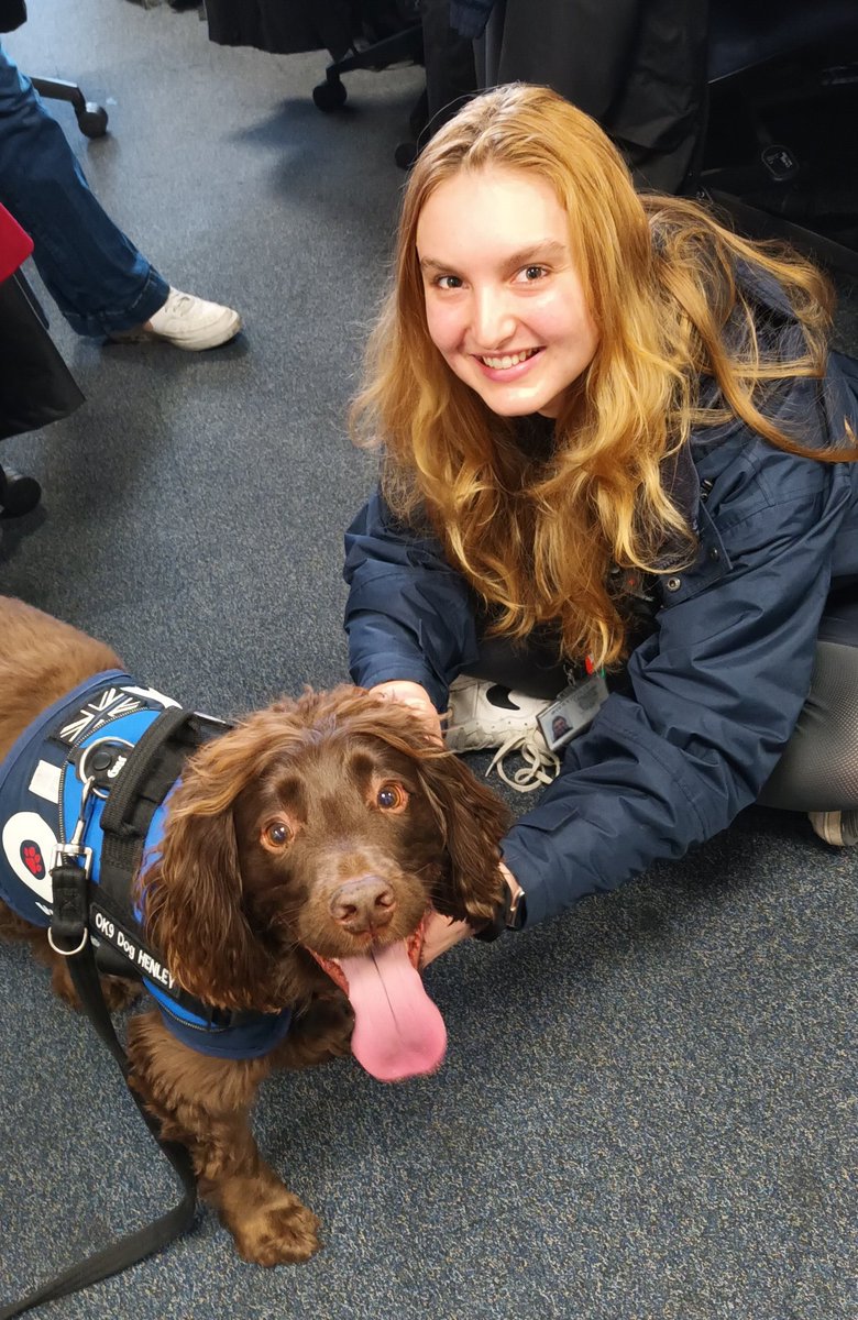 Great visit to Abingdon Police station, here is Henley with an officer from PCT, certainly hot work!  <a href="/OscarKiloNine/">OscarKilo9</a> <a href="/OscarKiloUK/">Oscar Kilo</a>