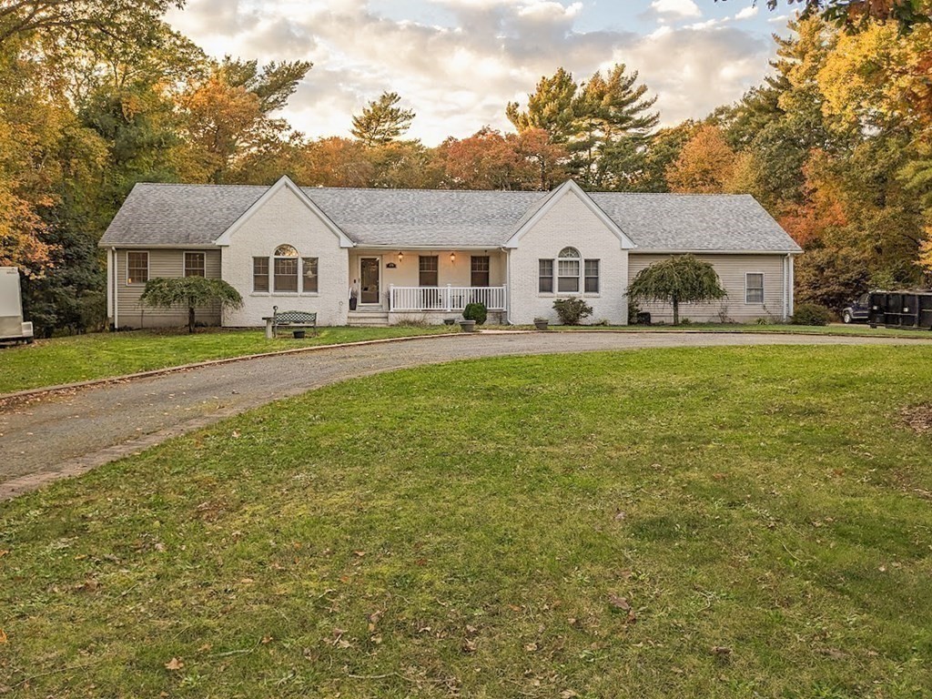 BuyBankREO's tweet photo. Dartmouth MA Home For Sale - Large Ranch Value Range Pricing. Seller will consider offers from $849,900 to $900,000 - See Agent for Details! 
https://t.co/PmQ5BtshS4
*Broker Owned/Silva Realty Group 508-536-5007 #saltwaterpool #indoorpool #dartmouthma #pricedtosell #homeforsale https://t.co/G100Y9pPqK