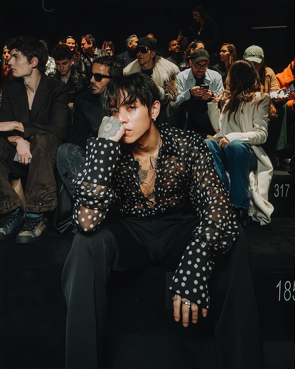 nidprian's tweet photo. as the heartbeat of global fashion, milan resonates with the pulsating rhythm of design, where designers, models, and fashion aficionados converge in a harmonious symphony, showcasing the intersection of tradition and modernity in every stitch, fabric, and daring silhouette. https://t.co/pCNMIYEeG9