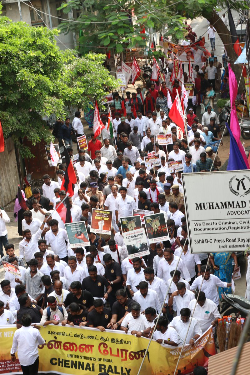MayukhDuke's tweet photo. United Students of India marched in Chennai, with the slogan 'Reject NEP and Save , Reject BJP and Save India.'
But.....picture abhi baki hai!
STUDENTS IN ACTION 3.0 is LOADING.......
#ChennaiRally #UnitedStudentsofIndia https://t.co/HmeKhMs0sK