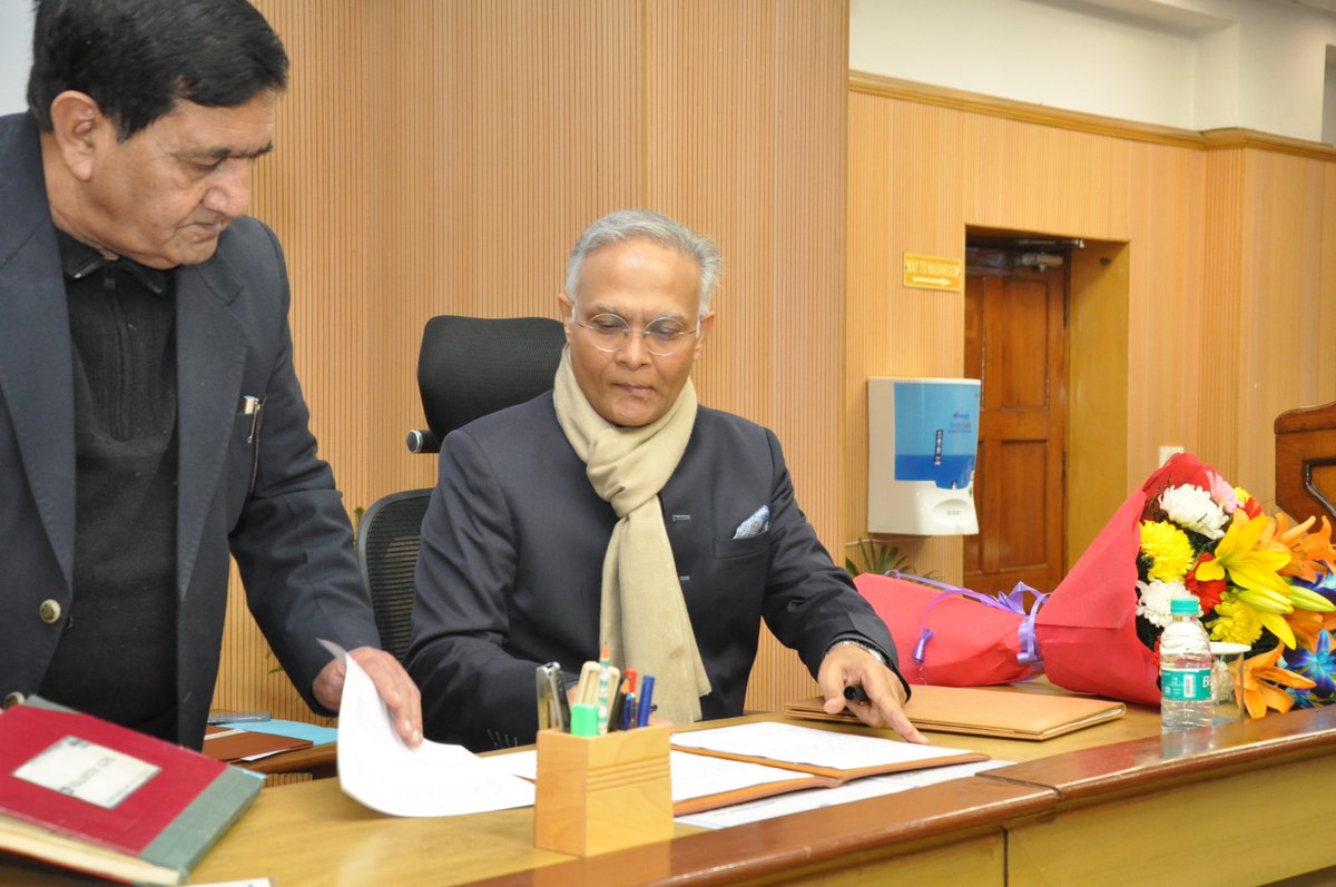 SanjayVermalFS's tweet image. Today I resigned from the Indian Foreign Service after an incredible 34 years in diplomacy. Such a privilege. Transited to a new responsibility. Sworn in as a Member of the Union Public Service Comission. Working Life comes full circle.