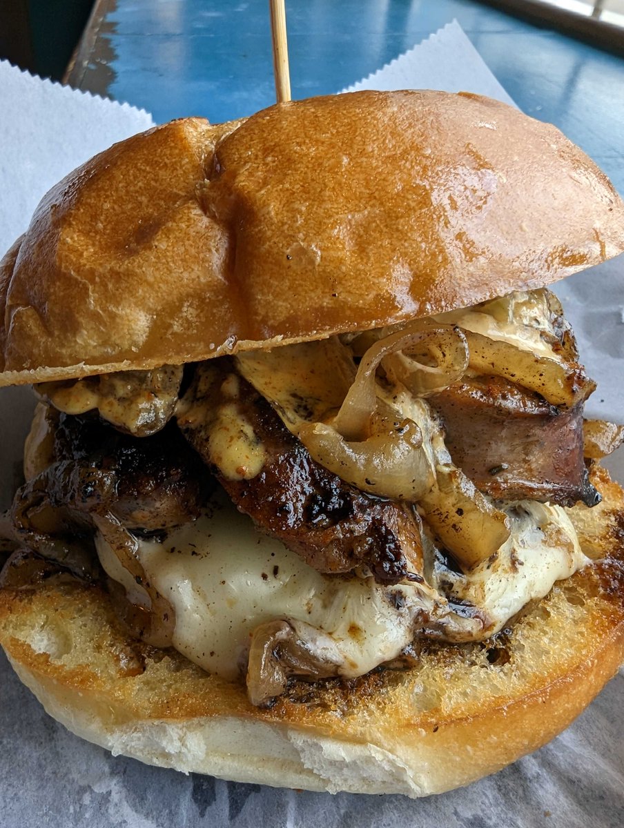 Lucky's Last Chance tweet media