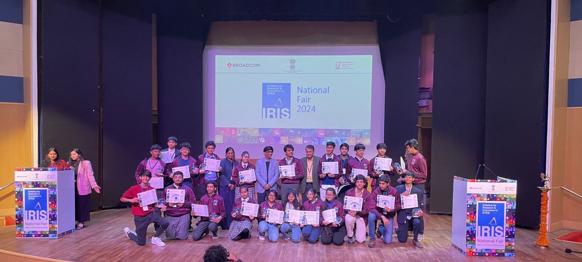 IRISNational's tweet photo. Winners of #IRISNationalFair2024 #TeamIndia 🇮🇳 to #RegeneronISEF2024 with Prof. Abhay Karandikar - Secretary, Department of Science and Technology, Government of India. Congratulations to all 🎊 https://t.co/wQgcO2tWN4