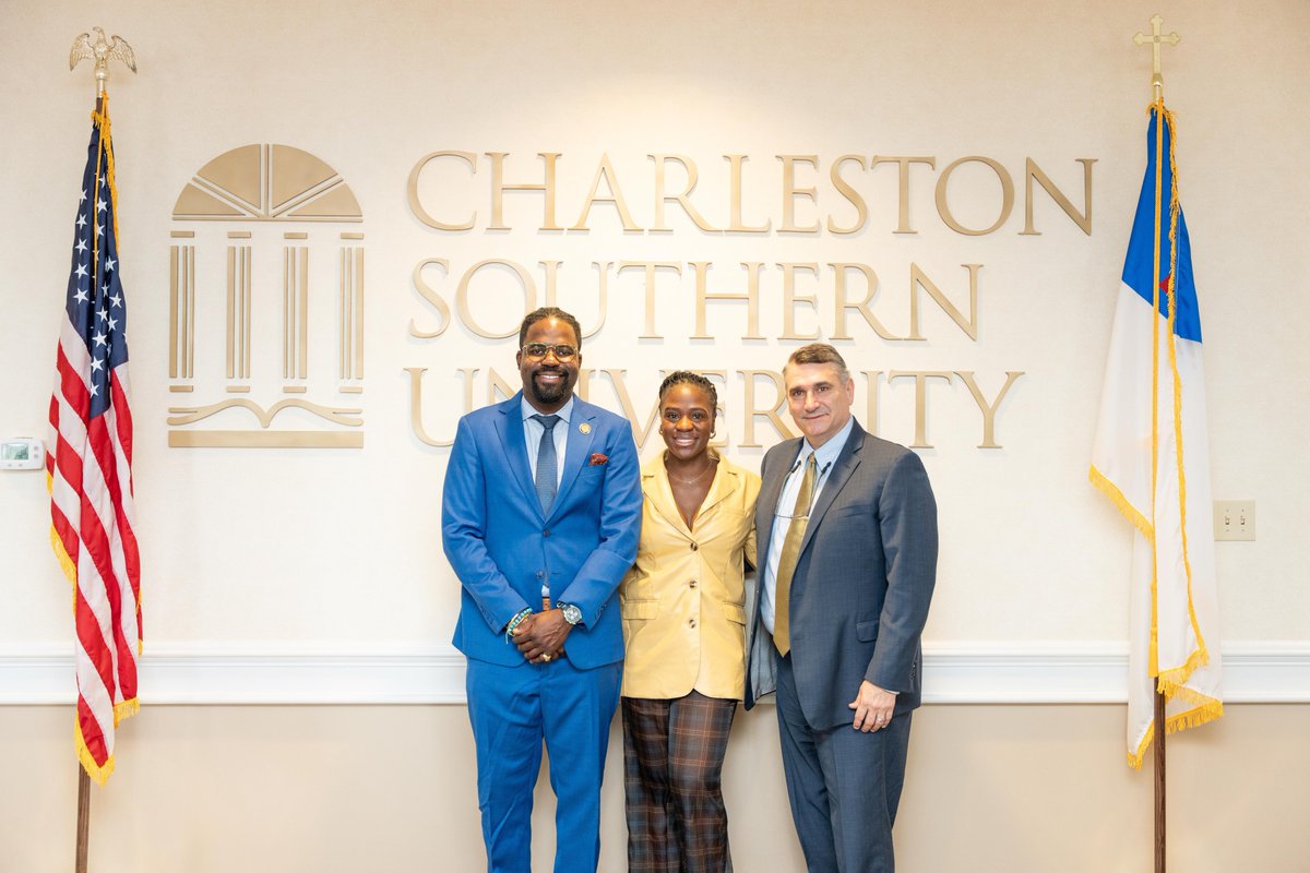 TheNextITGirl_'s tweet image. We are excited to announced that we have established an endowed scholarship at CSU in memory of Karen Vaughn! This scholarship supports Black women enrolled in Computer Science undergrad and graduate programs! #blacktechtwitter #blackwomenintech #compsci charlestonsouthern.edu/nubuya-begins-…