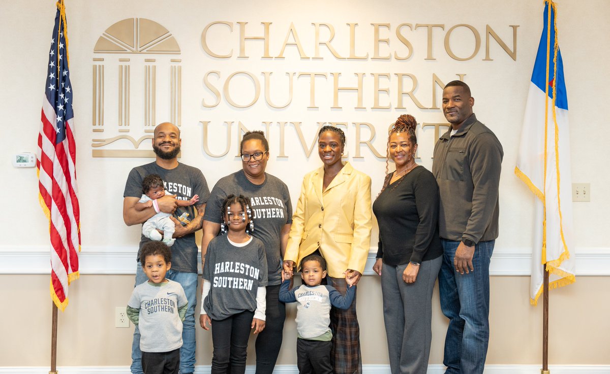 TheNextITGirl_'s tweet image. We are excited to announced that we have established an endowed scholarship at CSU in memory of Karen Vaughn! This scholarship supports Black women enrolled in Computer Science undergrad and graduate programs! #blacktechtwitter #blackwomenintech #compsci charlestonsouthern.edu/nubuya-begins-…