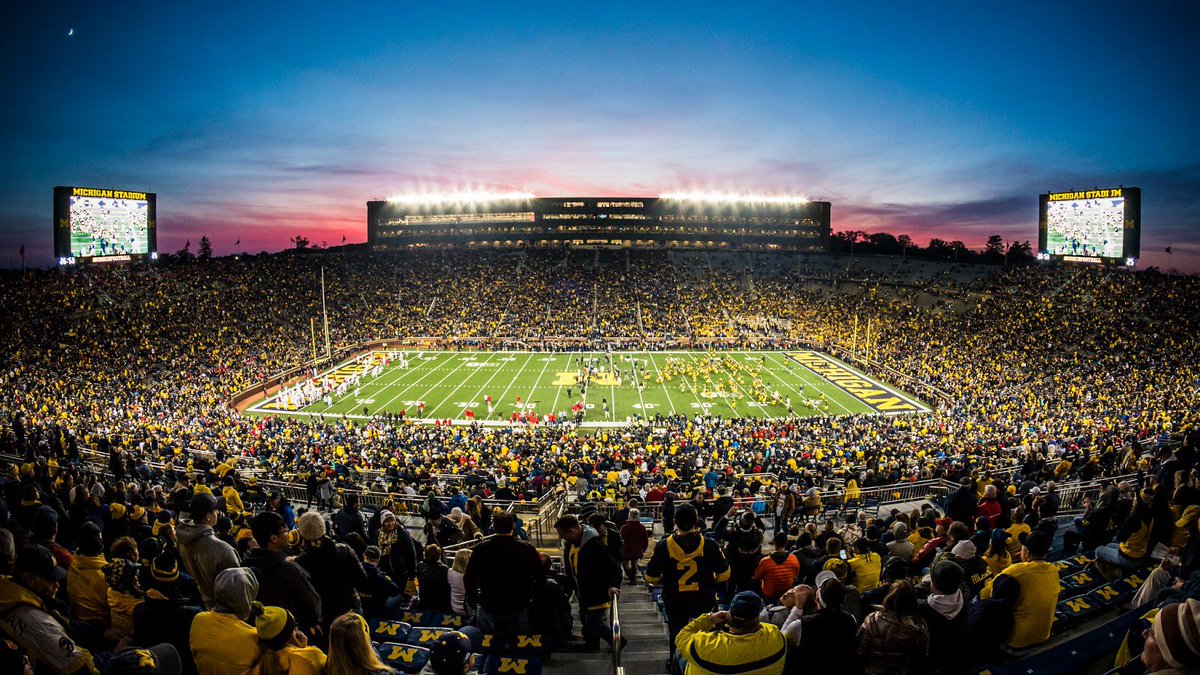 #AGTG WOWW!! Blessed and honored to have earned an offer from the NATIONAL CHAMPIONS the University of Michigan!! 🔵🟡 #GoBlue @19Bellamy @Coach_SMoore @rohawksfootball @_coachROB__ @drobalwayzopen @MRcoachP