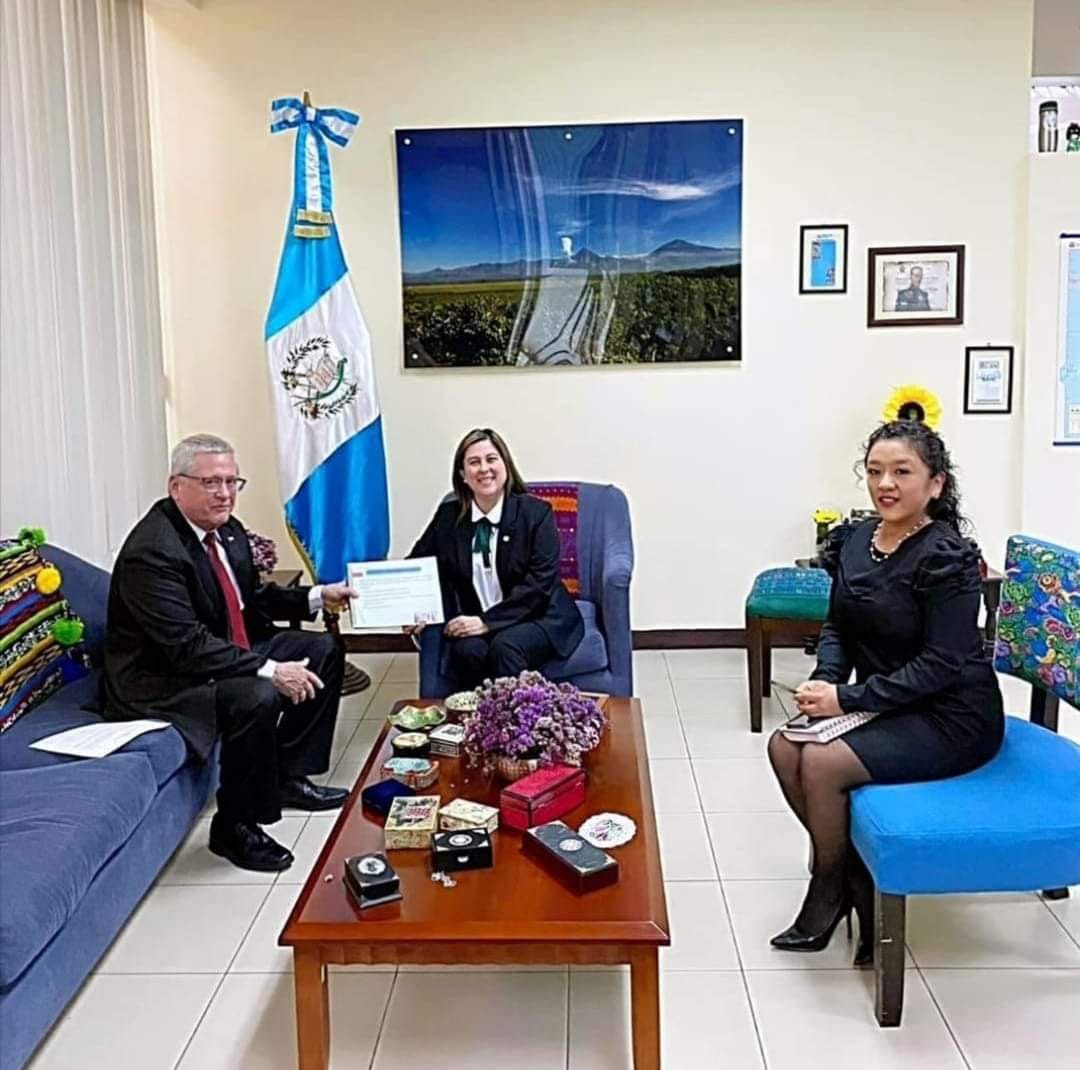 Asimismo, coincidieron en la importancia de impulsar iniciativas en beneficio de las relaciones entre ambas naciones.