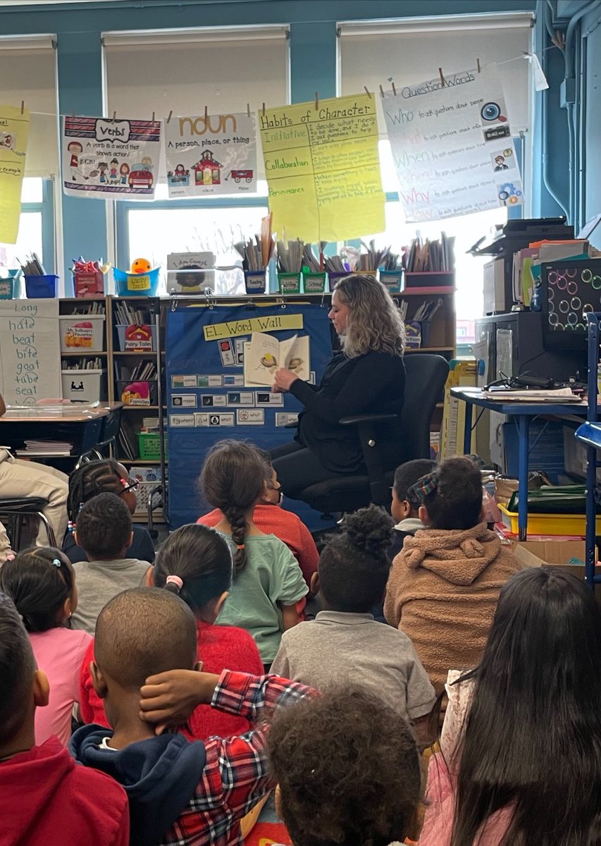 #WorldReadAloudDay is always so much fun! Guest readers shared their favorite stories with our learners today! 📚 📖 #YouHaveAFriendAtPS10 @jenn_funes @teacherromero72 @DrMarionWilson @CChavezD31 @CSD31SI