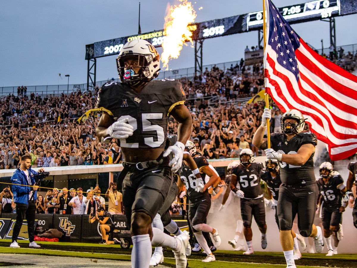 #AGTG Blessed to receive an offer from @TeamKamMartin of @UCF_Football!