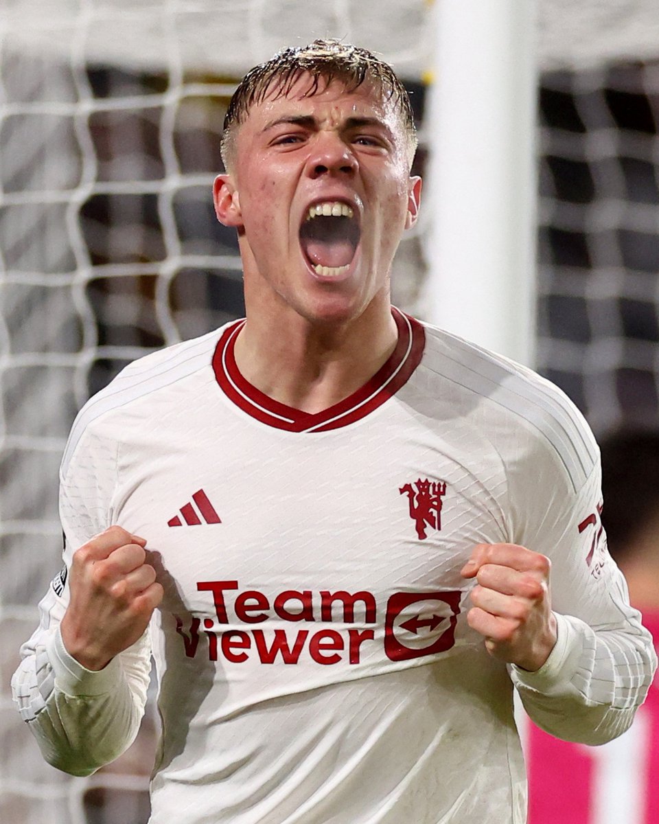 Rasmus Hojlund doubles <a href="/ManUtd/">Manchester United</a>'s lead! 👏 

That's his third goal in three matches 🔥 

#WOLMUN