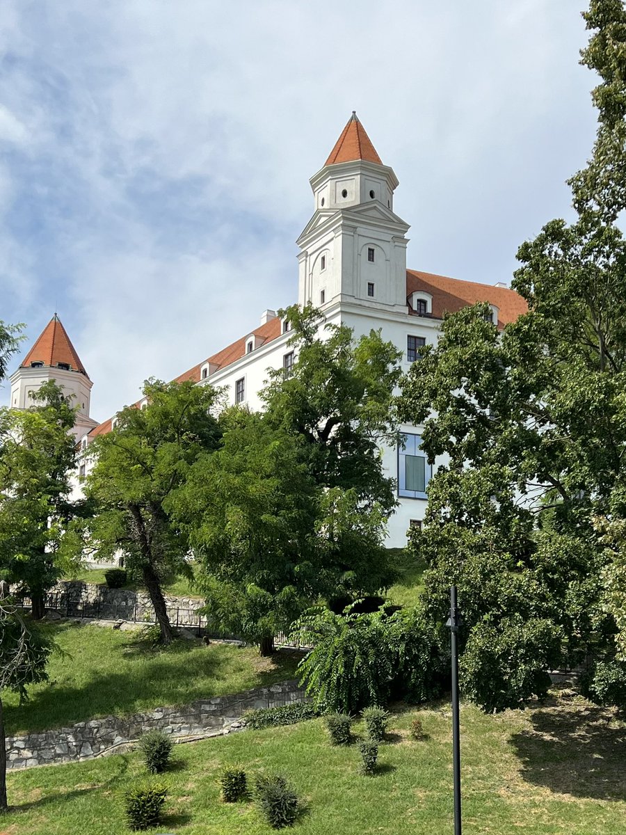 Today is my 4 year Blogging Anniversary 🥳 I celebrated by publishing my 108th post - all about Bratislava Slovakia (pinned in my profile). Thanks to the #traveltribe for your support and friendship over these 4 years 😊 Oh and that’s a photo of Bratislava Castle