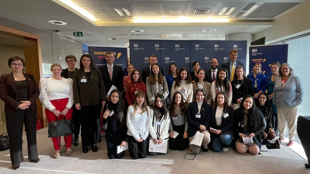 NZinSpain's tweet photo. Estamos encantados de participar en el programa #Ambassadorforaday2024 junto con compañeros de otras embajadas. ¡Enhorabuena a los ganadores y gracias a @ukinspain por organizar esta gran iniciativa! https://t.co/1Jg9uTRdrz