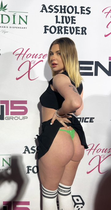 incase u needed a lock screen https://t.co/Mz8fKucGx8