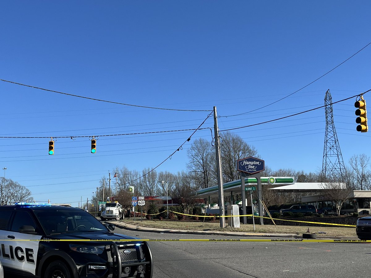 Traffic Alert: Traffic accident at Jake Alexander and Klumac Road in #SalisburyNC. Crash scene has closed a portion of the intersection. Please seek an alternate route.
