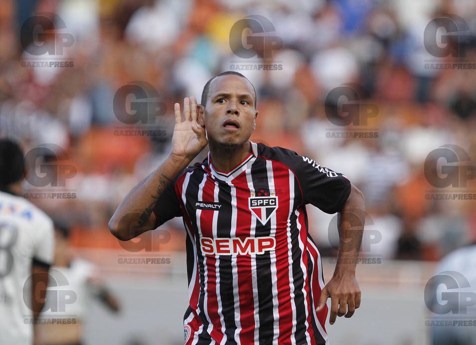 spfcpics's tweet photo. Luis Fabiano contra o Corinthians no Pacaembu, Campeonato Paulista 2014

Calleri contra o Corinthians na Neo Quimica Arena, Campeonato Paulista 2024

Dois camisas 9. https://t.co/T2UCpzEBZF