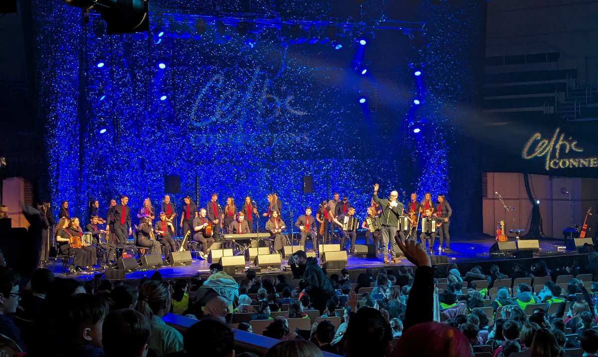 The P5 class enjoyed a school concert at The Royal Concert Hall in Glasgow today. We enjoyed listening and dancing to St Roch's Celidh band and Genticorum. Thank you for a great time. @saracenprimary @ccfest @GCHalls