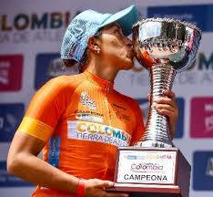 NievesMoya's tweet photo. Richard Carapaz se coronó campeón de contrarreloj. Es el 2º título nacional para el ecuatoriano celebrado en Riobamba, Jonathan Caicedo 2ª posición y Jefferson Cepeda 3º
Miryam Núñez defendió su título y se coronó campeona nacional de la crono en la categoría de damas élite https://t.co/m7ZknfJ8KI
