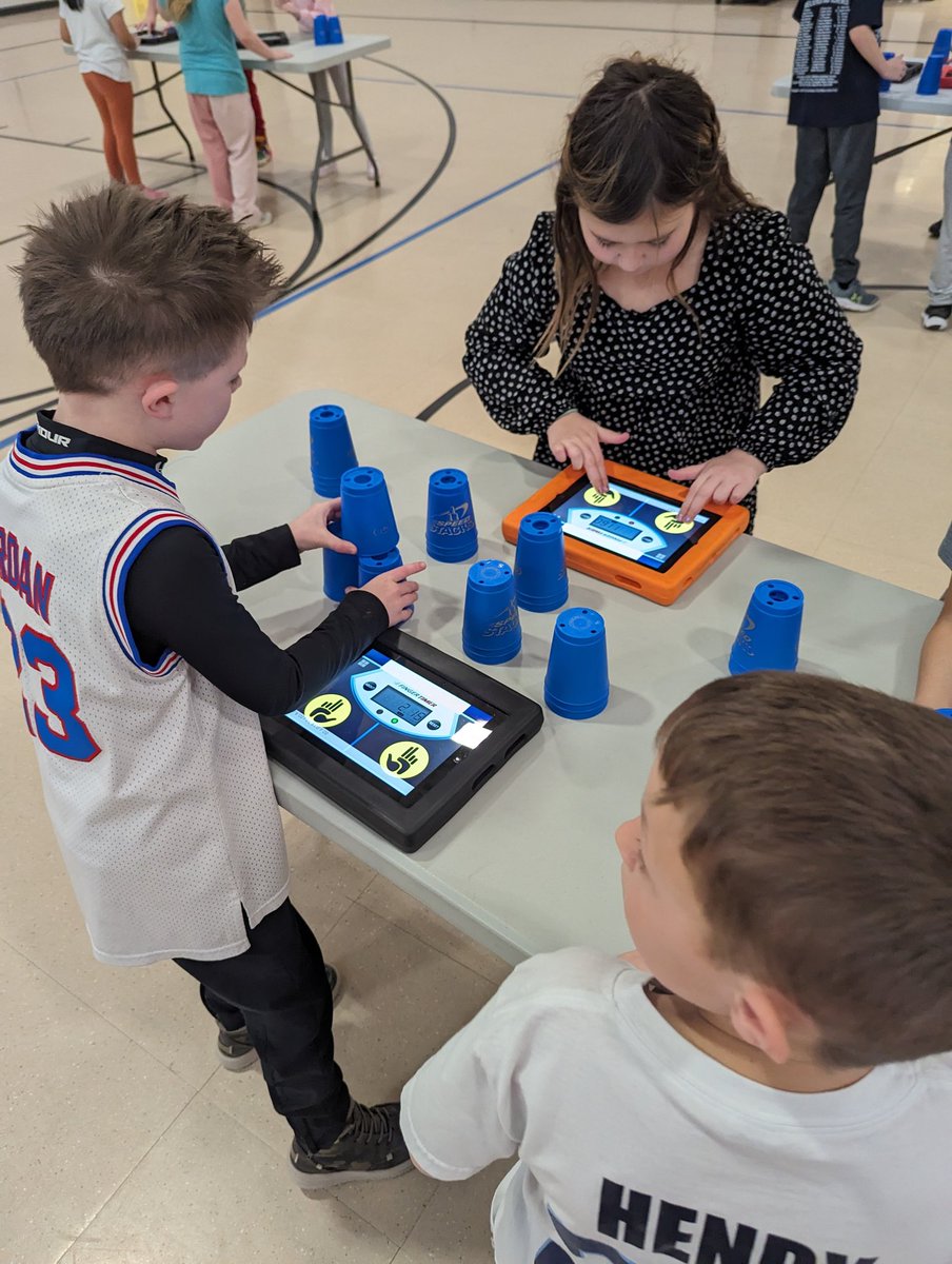 Cup stacking on the hill today!!  3-3-3 stack and we will add the 3-6-3 &amp; 1-10-1 next week.  #Physed #Speedstacks #InspiringexcellenceLC