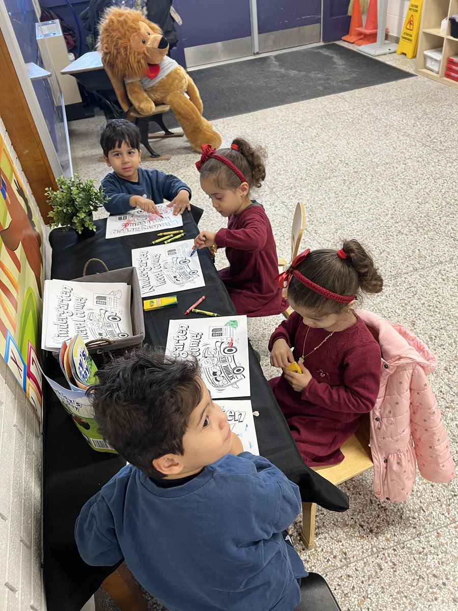 Welcome to all of our new Kindergarten students! Meet our quadruplets who can’t wait to start school in September! #DSBNKindergarten <a href="/dsbn/">District School Board of Niagara</a>