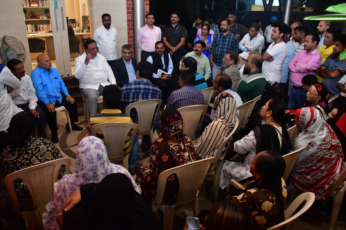 ShelarAshish's tweet image. वांद्रे पश्चिम विधानसभेतील वॉर्ड क्र. १०२ मधील अनेक वर्षे रखडलेल्या हनुमान नगर येथील एसआरए प्रकल्पाबाबत आज रहिवाशांचे म्हणणे ऐकून त्यांना न्याय मिळवून दिला. #Bandra #SRA #SRAproject