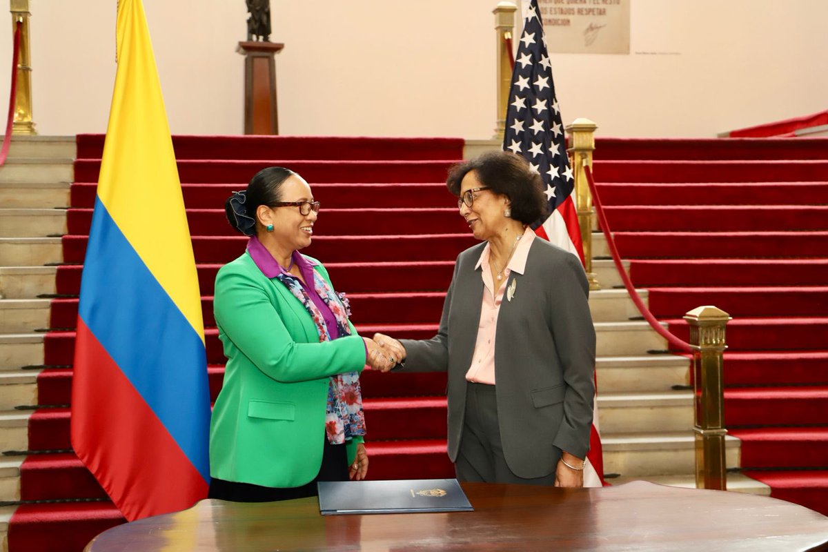 Today, after a year of consultations with our partners at the Colombian Ministry of Foreign Affairs, Amb Rao Gupta and Vice Foreign Minister Elizabeth J. Taylor signed and established the first Center of Excellence on Women, Peace and Security in Colombia.