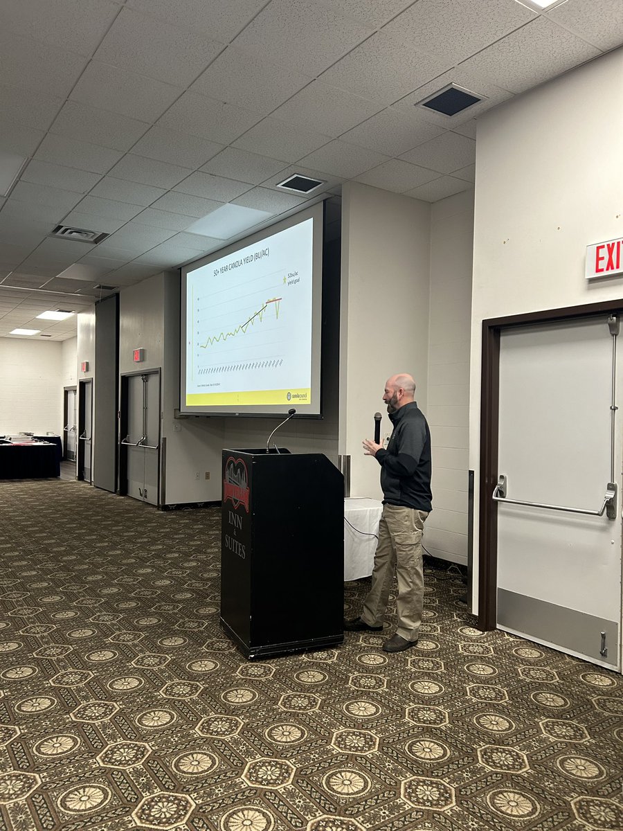 extensionnpara's tweet photo. Jason Casselman of @canolacouncil presenting on Fertility and Yields. With interesting information based on his own experiences with his field in the Peace Region #AgUpdate #albertaagriculture #abag https://t.co/GmjdfpXC1q