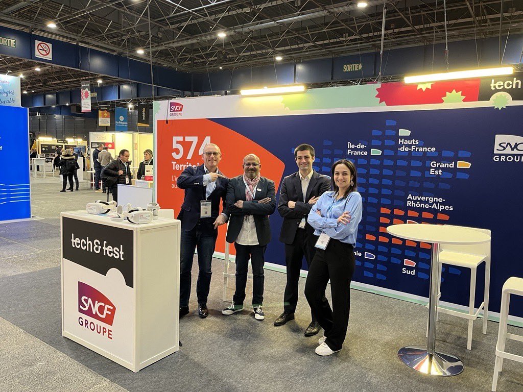 SNCFNumerique's tweet photo. Clap de fin pour cette journée au cœur de l’innovation en @auvergnerhalpes avec les équipes du #574AuRa ! 
@techandfest #techandfest https://t.co/SV5jfPkJku