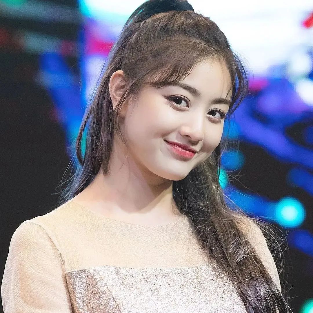 Filemonofficial's tweet photo. Happy Birthday to Park Jihyo Nuna (@JYPETWICE)
#twice #jihyo #parkjihyo #트와이스 #지효 #박지효 #トゥワイス #ジヒョ #パクジヒョ #kpop #music #songwriter #JYPentertainment #gaonchart #popularmusic #koreanartist #koreansinger #happybirthday #HappyJihyoDay #Loveyouzyomuch https://t.co/H3yKZhAiMe