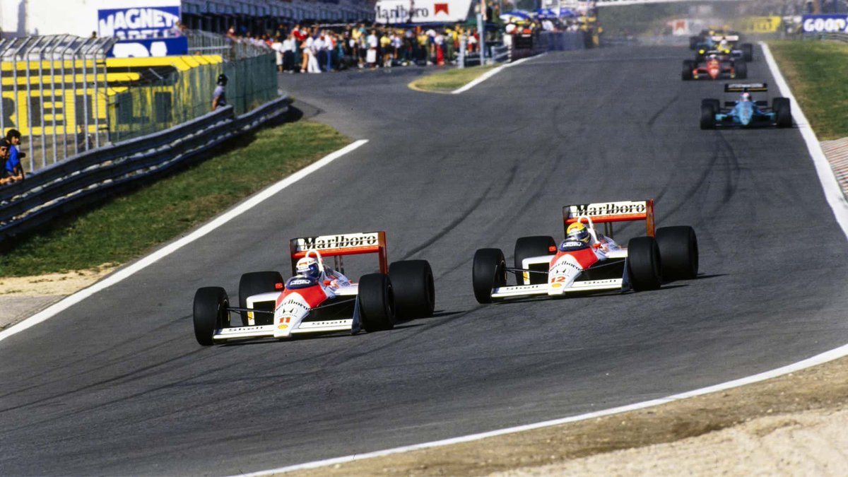 viewsfrance's tweet photo. LEGO va commercialiser l'emblématique McLaren MP4/4 d'Ayrton Senna. 

Au volant de la McLaren MP4/4, Ayrton Senna et Alain Prost avaient remporté 15 courses sur 16 lors de la saison 1988 de F1.

Disponible le 1er mars. https://t.co/1qkAf1m8sZ