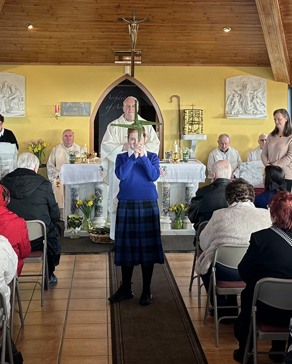 Many thanks to the young women and the school communities from @StLouisDundalk @stvdundalk who joined the Archdiocese at the Shrine of St Brigid, Faughart for opening of year celebrating St. Brigid. @ArchbishopEamon @MichaelRouter