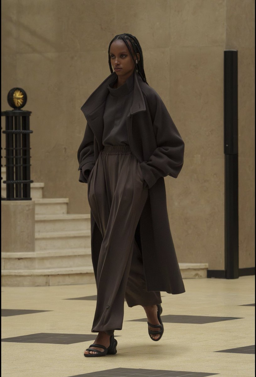 savbrads's tweet photo. I really love Kohichi Watanabe's design intellect at Rainmaker FW24 — classic Japanese silhouettes with a Western, Hygge-ish sensibility. So gentle and conscious, spacious, meditative. These are clothes meant to be worn and loved forever. https://t.co/tTxMBtU5Vs