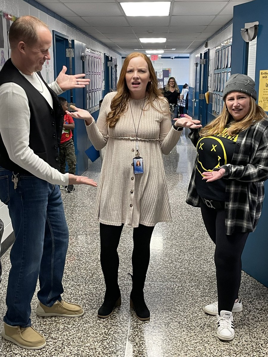 Because I never know when it’s a theme day at <a href="/lindeneauschool/">Lindeneau School</a> thanks a lot <a href="/MrPlatvoet/">Don Platvoet</a>  <a href="/Mrs_Kozak/">Erika (Redler) Kozak 🌻</a> lol Happy 90th day of school!!!