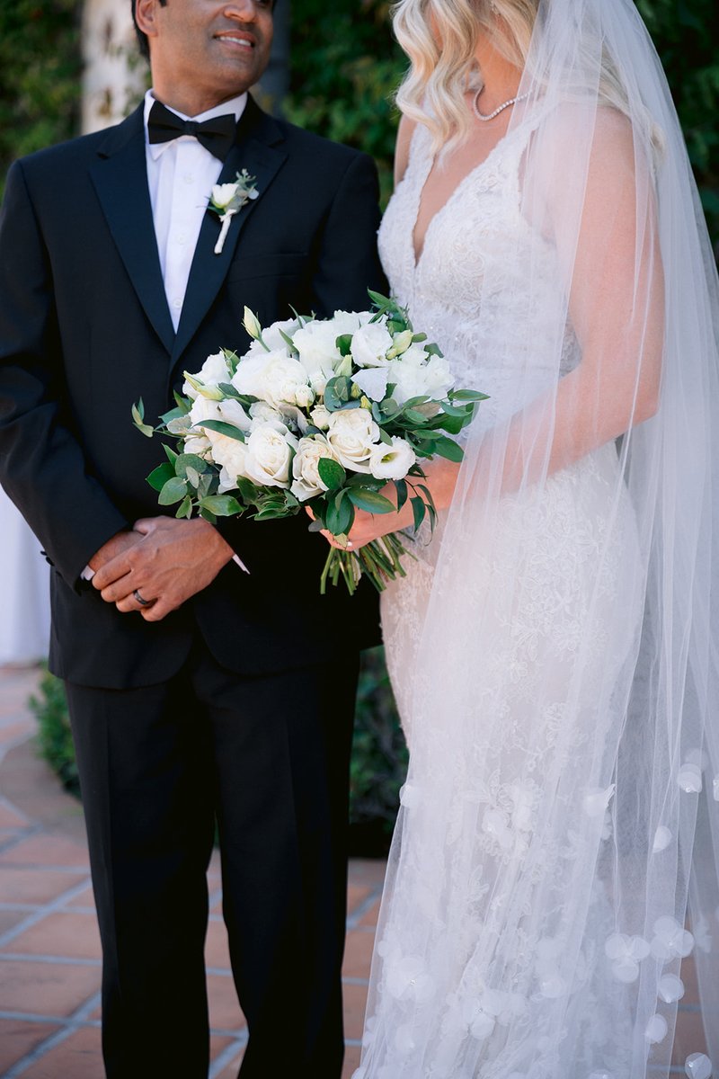TDahlgrenEvents's tweet photo. Classic, simple, elegant.

Planning: @tdahlgrenevents
Videography: @zeb.films
Photography: @brejanephoto
Photo &amp; Video Team: @zebandjane
Venue: @hummingbirdnestevents
Hair and makeup: @thegirlsbeautyshop
Florals: @exoticgreengarden https://t.co/xH2Fo7RCGG