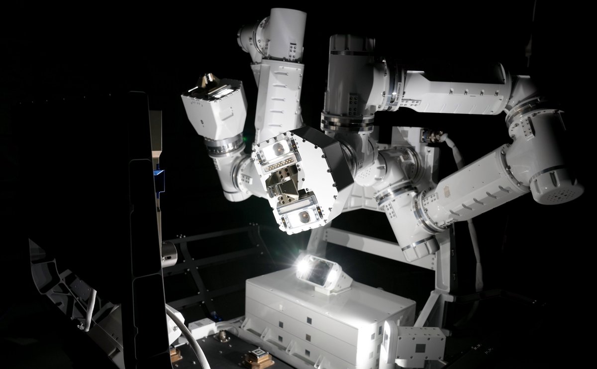 GITAI_HQ's tweet photo. We're pleased to announce that GITAI's S2 Autonomous Robotic Arm successfully arrived at the Space Station early this morning and is set to conduct an #ISAM demonstration.
https://t.co/6OZ2c2b74a
#GITAI #ISSLaunch #ISS #ISAM #InSpaceServices #SatelliteServicing #Space #Robotics https://t.co/0igEd98Qlb