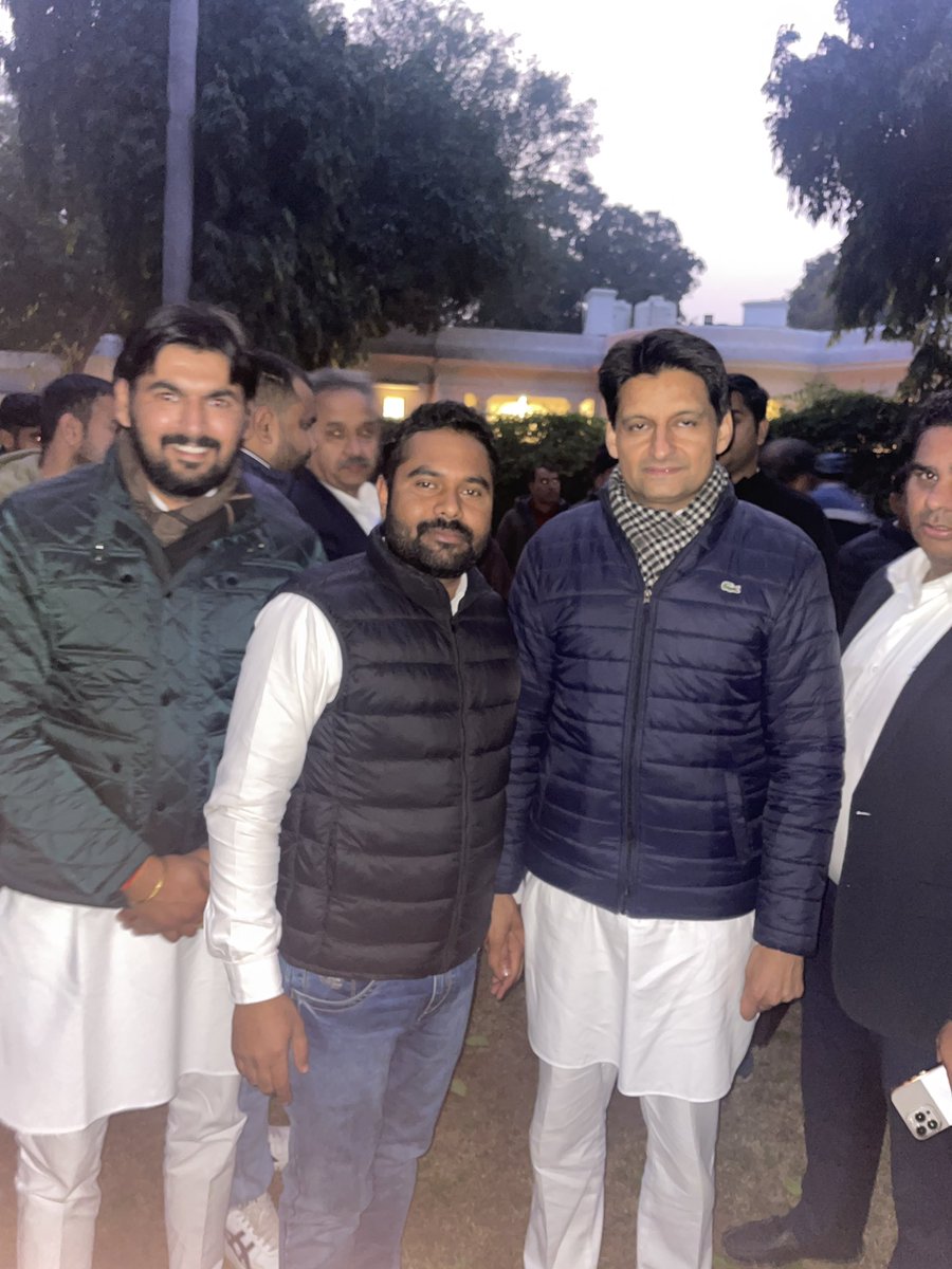 Niteshkumar_INC's tweet photo. आज दिल्ली में आगामी चुनावों की तैयारियों को लेकर हुई बैठक के बाद मेरे नेता आदरणीय दीपेंद्र हुड्डा जी के साथ !  @DeependerSHooda https://t.co/izLQQAnVjT