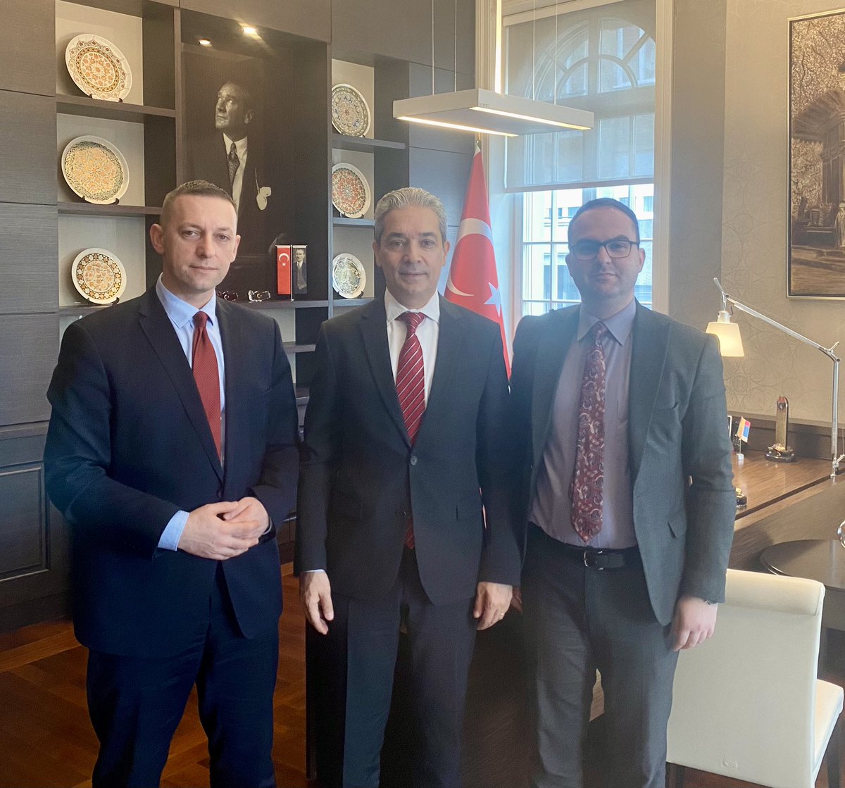 HamiAksoyy's tweet photo. Sancak Demokratik Eylem Partisi'nden milletvekili seçilen Ahmedin Škrijelj ile görüşerek yeni görevinden dolayı tebrik ettik. Sancak'a desteğimizin her zaman süreceğini vurguladık. https://t.co/Pc82XFrUB4