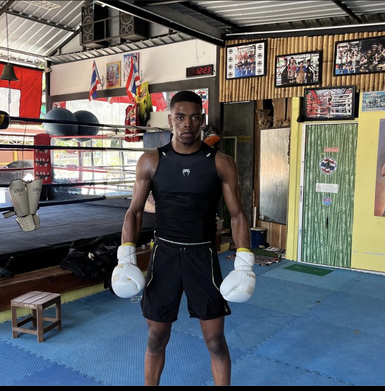 5klabastoss's tweet photo. 07.03.2024🇫🇷
Contrat Signé ,on dirait que le pressing a porté ses fruits 😉
@PFLMMA https://t.co/Kgg0y3aSD5