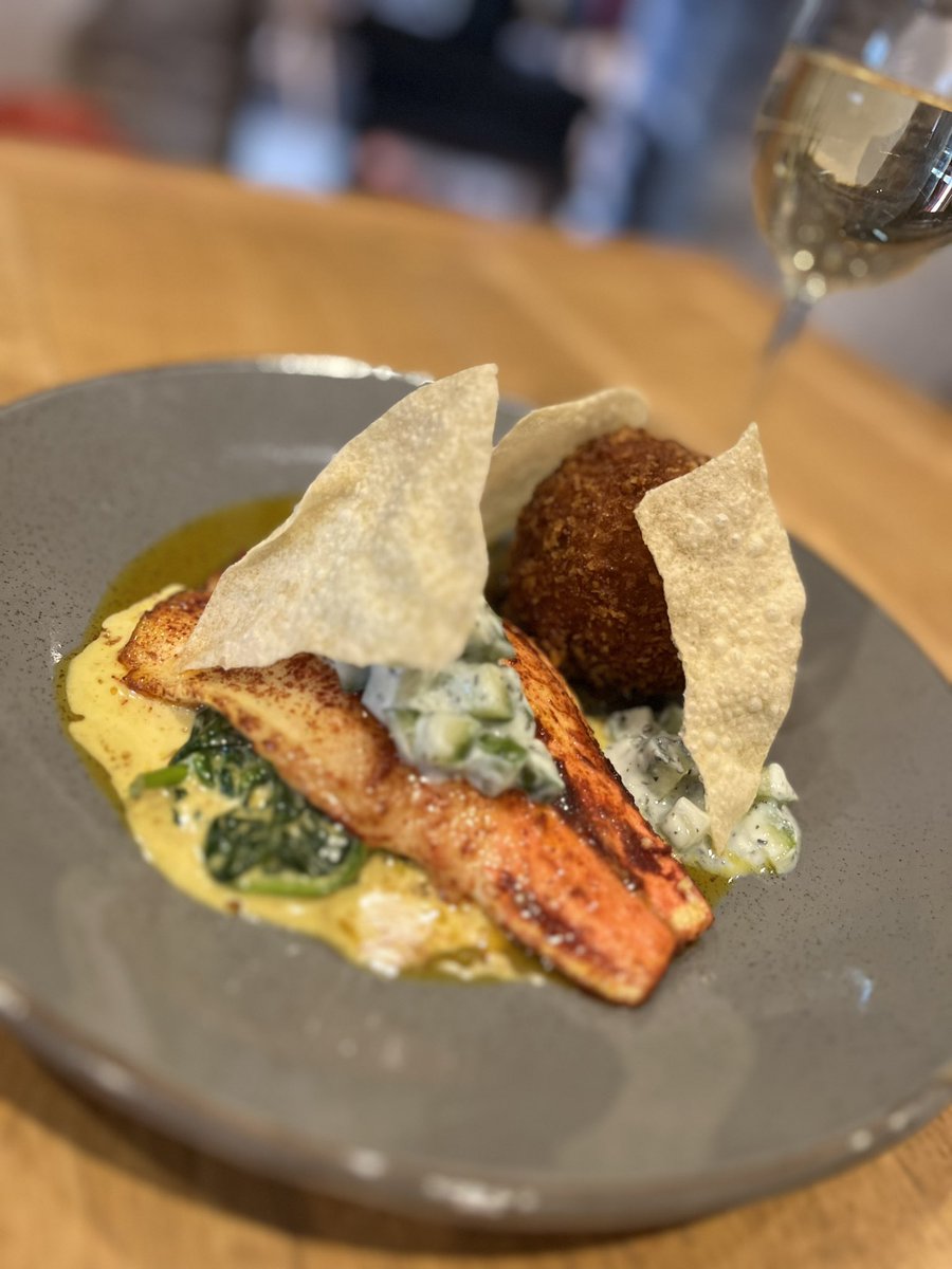 New to our evening menu tonight…tandoori spiced sea bass, crispy dahl, mango chutney, curried spinach, raita.  #localproduce #countrydining #bedandbreakfast #ewyasharold #realales #herefordshire #evcharging #thetemplebarinn #villagepub #gastropub