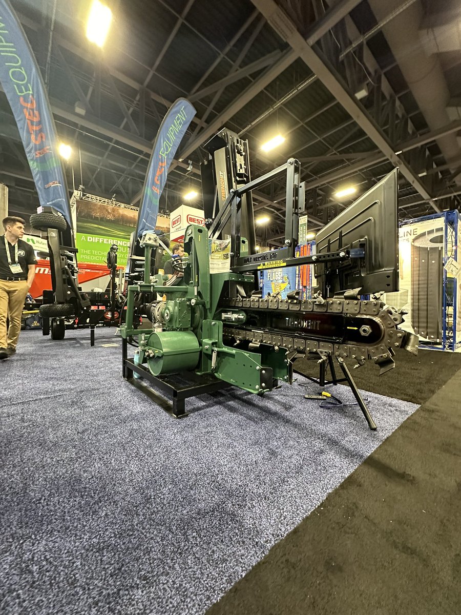 Day 2 at <a href="/GCSAA/">GCSAA</a> Phoenix, come see us at both #4146 with <a href="/STECEquip/">STEC Equipment</a> 🚜